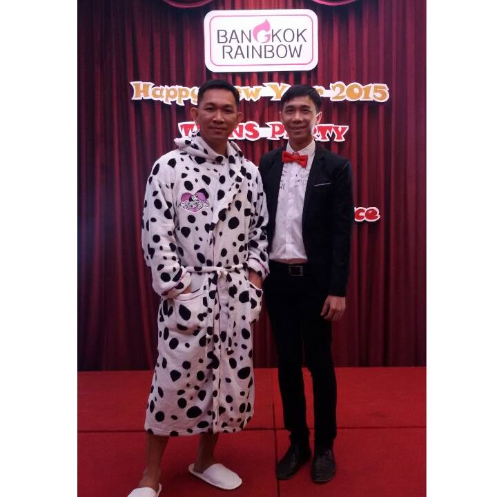 เจ้าชายมือใหม่หัวใจงุ้งงิ้ง โชว์ตัวงานการกุศลบางกอกเรนโบว์