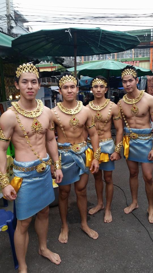 แซ่บทั้งคนเสิร์ฟแซ่บทั้งส้มตำ
