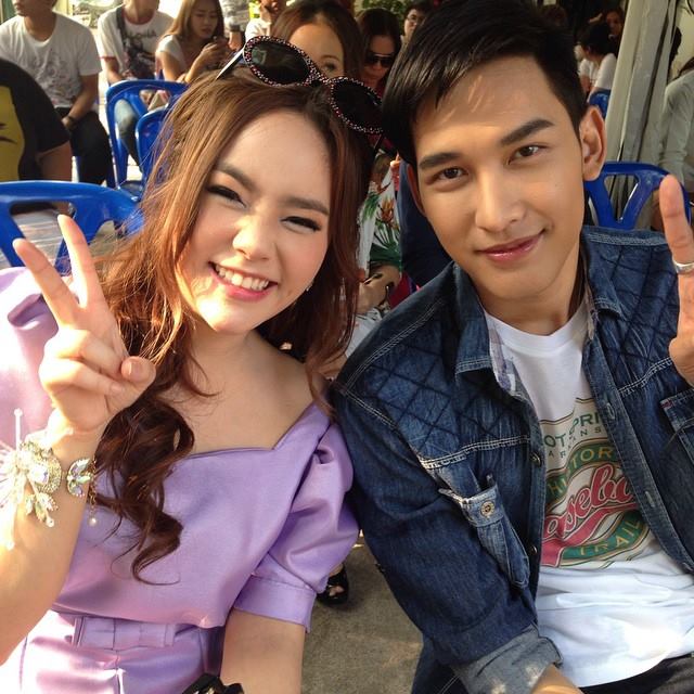 แม็ค-วีรคณิศร์ & แม็กกี้-อาภา นำทีมนักเเสดงบวงสรวงละคร "เจ้าบ่าวกลัวฝน"