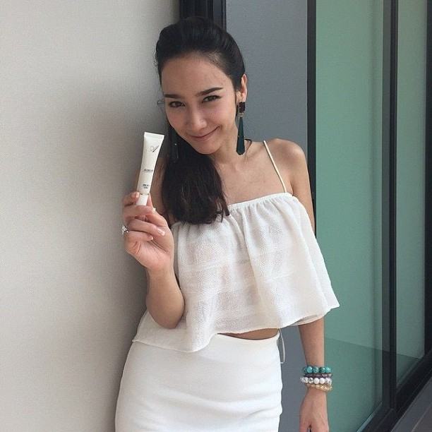 "สวย ใส สไตล์ออร่า" เเบบ "อั้ม พัชราภา"