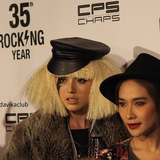 "ใหม่ ดาวิกา" นางเอกพันล้าน แปลงโฉมเป็น "ดาวิ..กาก้า" บทเเคทวอล์ค