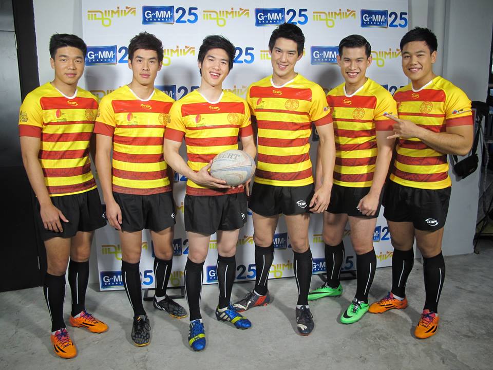 6 หนุ่มนักรักบี้ สุดหล่อ จาก ม.ธรรมศาสตร์ @ รายการ แฉแต่เช้า (28-1-58)