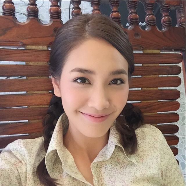 (อัพเดทกองถ่ายละคร) มิน-พิชญา รับบทเป็นพจมาน ในละครรีเมคชื่อดัง "บ้านทรายทอง ๒๐๑๕"