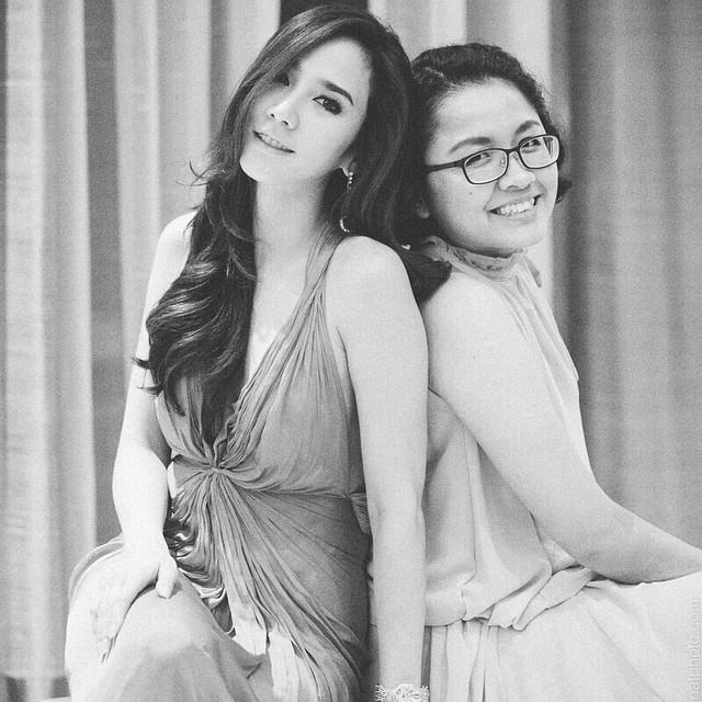 "อั้ม พัชราภา" สวยเซ็กซี่เรียบหรูในชุดเเดงสุดหรูหรา เรียกได้ว่าเเย่งซีนเจ้าของงานเเต่งไปเลย!!