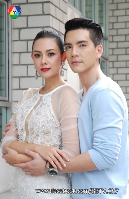 นิว-วงศกร & แซมมี่-เคาวเวลล์ นำทีมนักเเสดงคับคั่งบวงสรวงละครดราม่าเข้มข้น "เลื่อมสลับลาย"