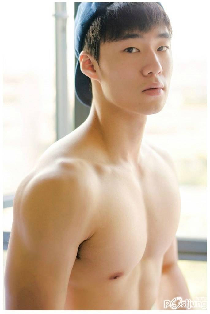 หนุ่มน้อยหุ่นดี้ดี ขนฟูมากกก