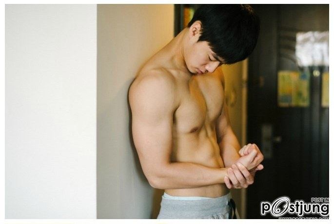 หนุ่มน้อยหุ่นดี้ดี ขนฟูมากกก