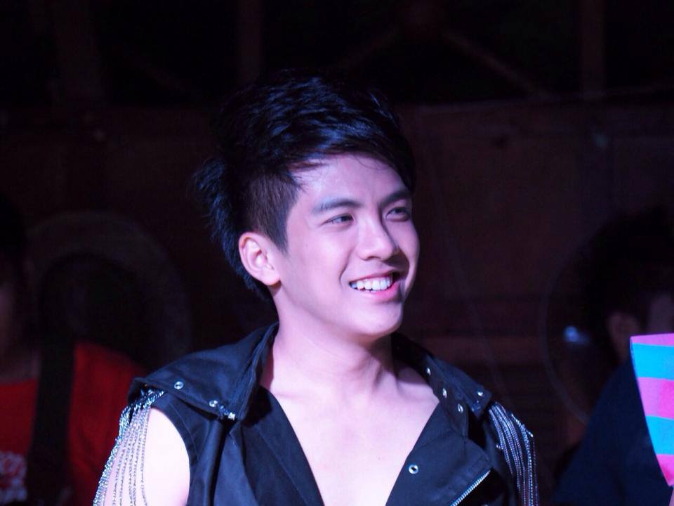 "เต๋า ภูศิลป์" นักร้องหมอลำที่หล่อที่สุดในประเทศไทย