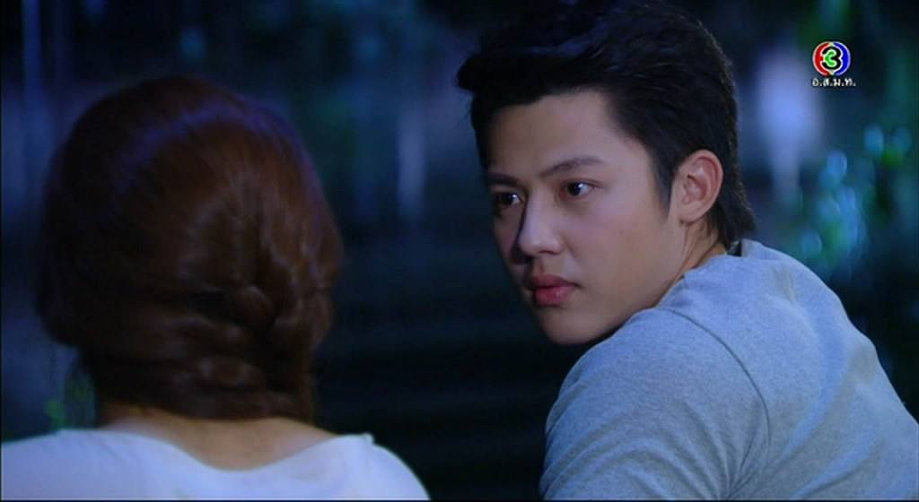 หลงฮักดาราไทยผ่านสัญญาณดาวเทียม