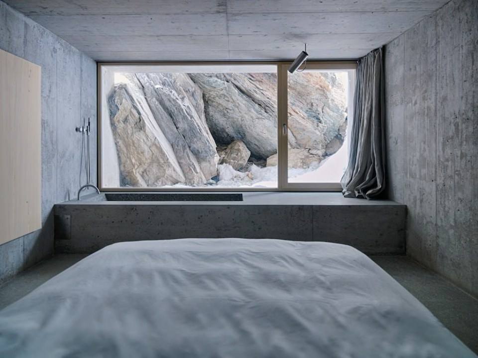 Refugi Lieptgas by Georg Nickisch and Selina Walder