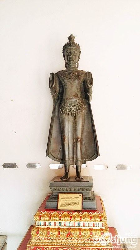 พระพุทธรูป ศิลปะละโว้