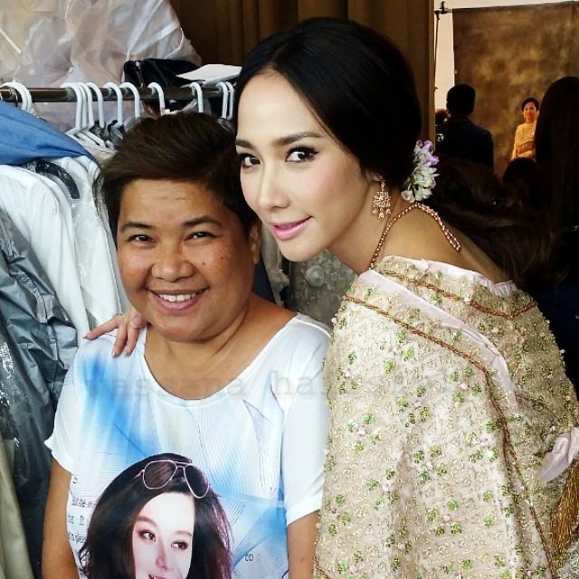 ดาราวีดีโอ ซุ่มฟิตติ้ง "สาปเสน่หา" "อั้ม พัชราภา" สวยมากในชุดไทย!!