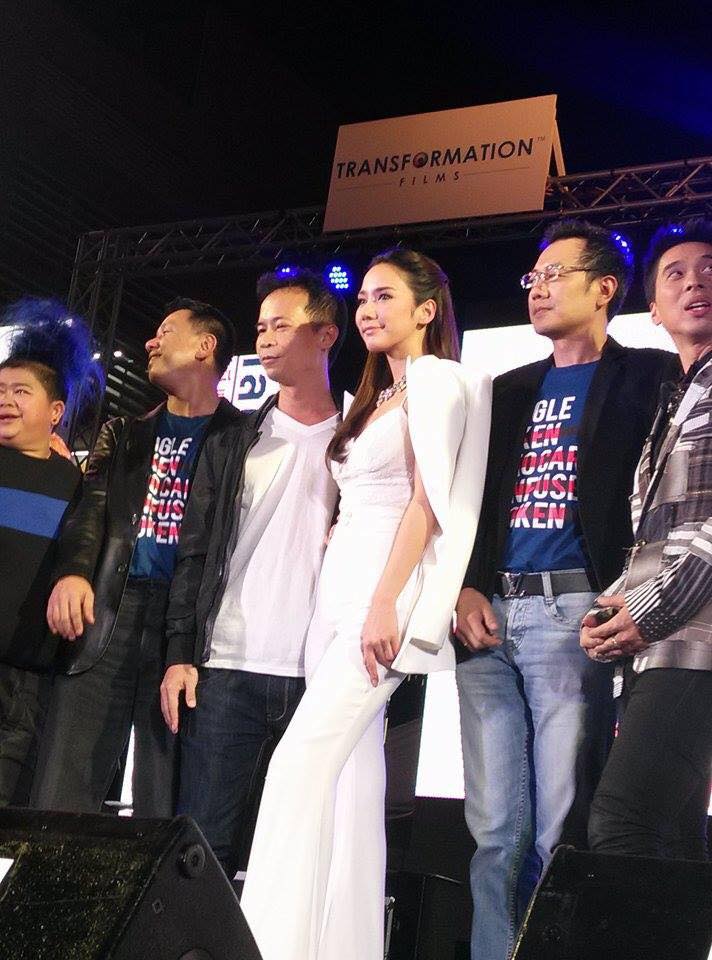 พารากอน ห้างเเตก ซุปตาร์ "อั้ม พัชราภา" ปรากฎตัวเปิดตัวภาพยนต์อย่างยิ่งใหญ่ อลังการ!!