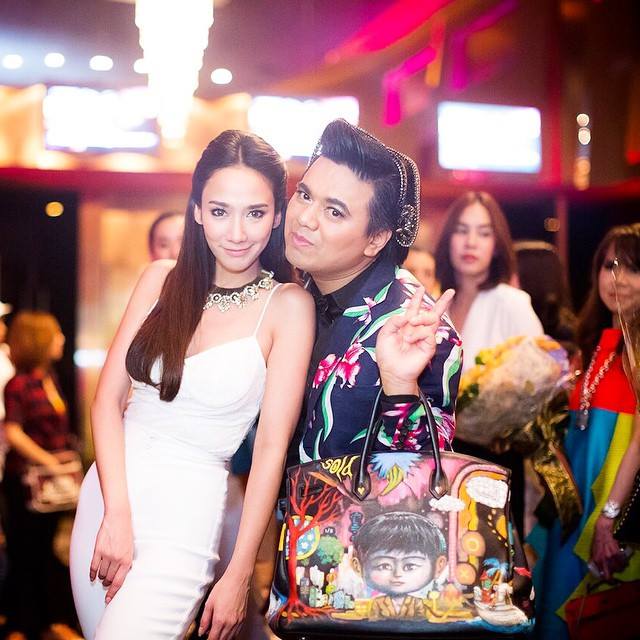 เหล่าคนดังไฮโซคนสนิทซุปตาร์ "อั้ม" ร่วมยินดีกับหนังใหม่กันคับคั่ง!!