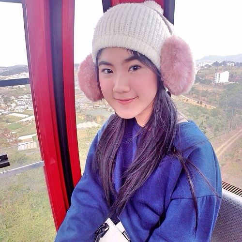 สาวสวยน่ารัก กับ เคล็ดลับหน้าเรียว