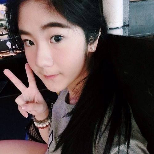 สาวสวยน่ารัก กับ เคล็ดลับหน้าเรียว