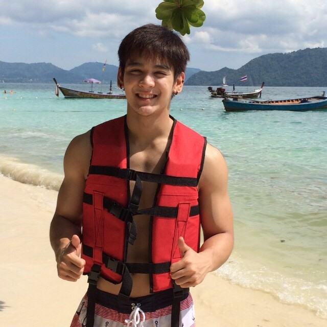 ขอเว้าค่อยๆข้อยมักเจ้าคนนี้ทังน่าฮักหุ่นดี,ธัญพิสิษฐ์ ไกรกังวาร (โฟร์ท) รด.เขาชนผี