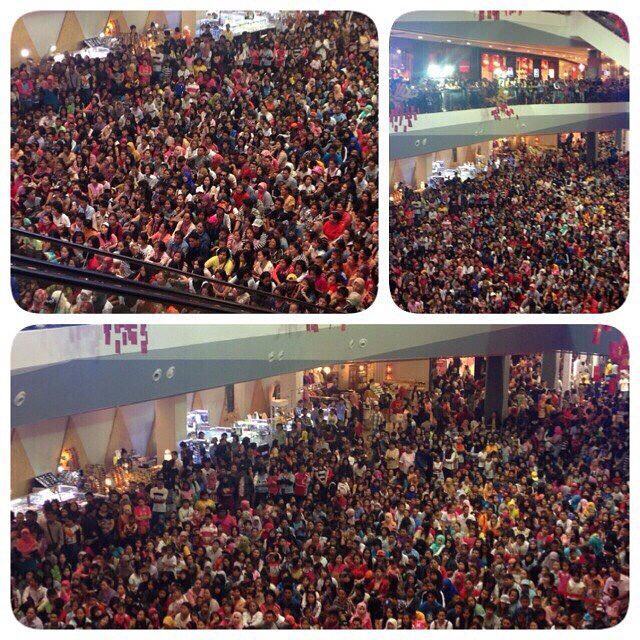 หวิดเหยียบกันตาย วินาทีห้างสนั่น!! "อั้ม พัชราภา" ปรากฏตัว 7HD หาดใหญ่ห้างเเตก