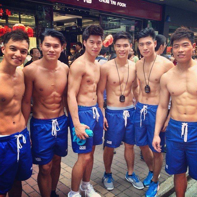 เรียงคิว @บารวี 382