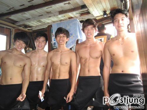 เรียงคิว @บารวี 382
