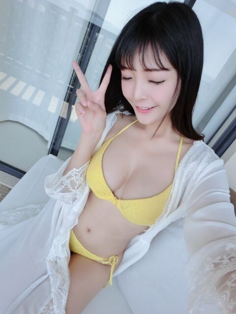 แหมฟินกันเลย ! บริษัทเลี้ยงปีใหม่ ด้วยสาวอกสะบึ้ม เดินแบบ