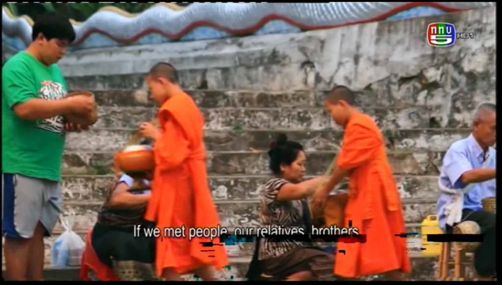 คำว่าพี่น้องนั้นก็คือมีสายเลือดเดียวกัน มาจากตระกูลเดียวกัน จะให้ตัดขาดกันได้แนวใด (ລາວ+ໄທ ลาว+ไทย)