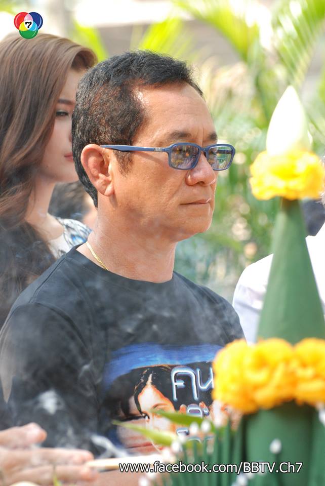 ซี ศิวัฒน์ & ปู ไปรยา นำทีมนักเเสดงคับคั่งบวงสรวงละครรีเมคชื่อดัง "คนละโลก"