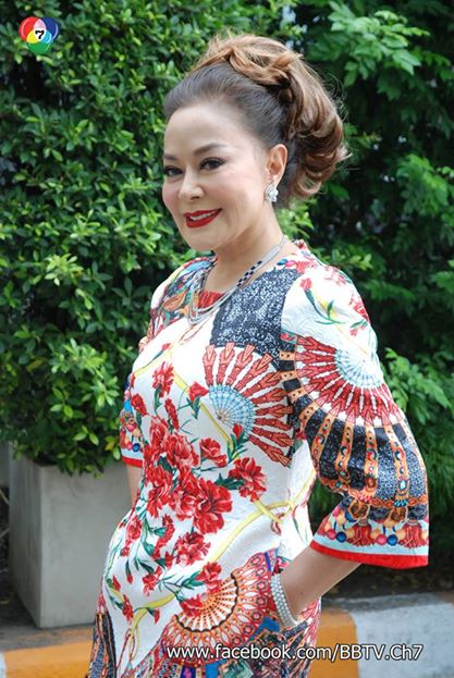 ซี ศิวัฒน์ & ปู ไปรยา นำทีมนักเเสดงคับคั่งบวงสรวงละครรีเมคชื่อดัง "คนละโลก"