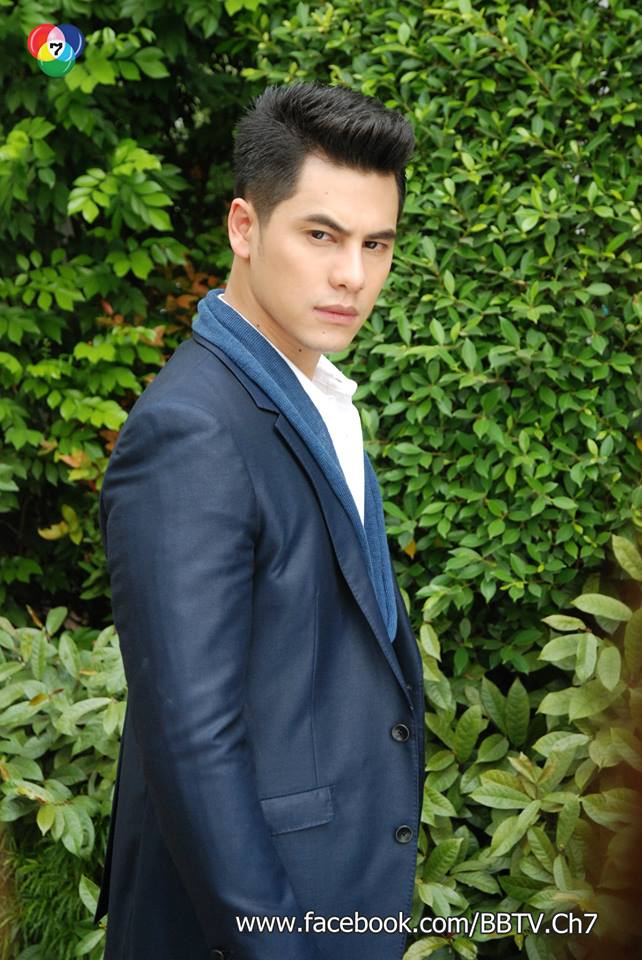 ซี ศิวัฒน์ & ปู ไปรยา นำทีมนักเเสดงคับคั่งบวงสรวงละครรีเมคชื่อดัง "คนละโลก"
