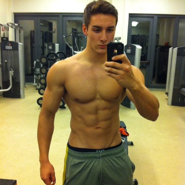 SIX PACK กระแทกใจ