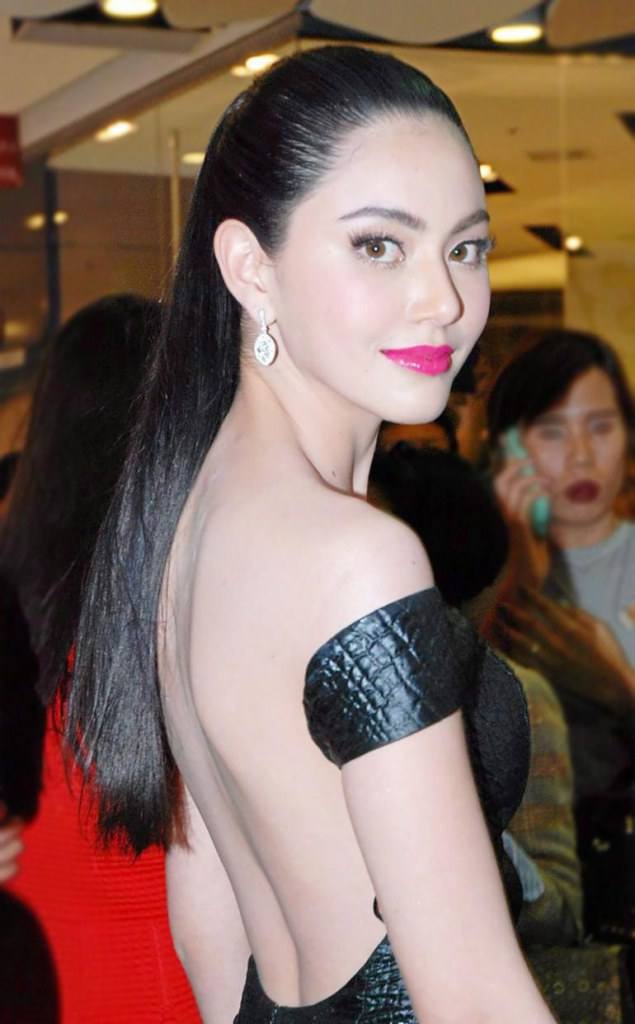 ใหม่&ndash;ดาวิกา โฮร์เน่