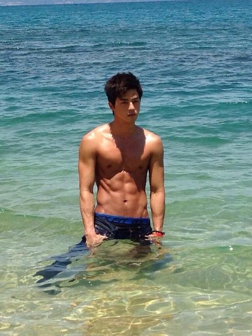 Boy on the Beach2