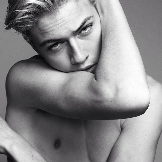 โอ๊ยใจละลาย ! ลักกี้ สมิธ หนุ่มนายแบบ 16 ที่ฮอตที่สุดในนิวยอร์กแฟชั่น
