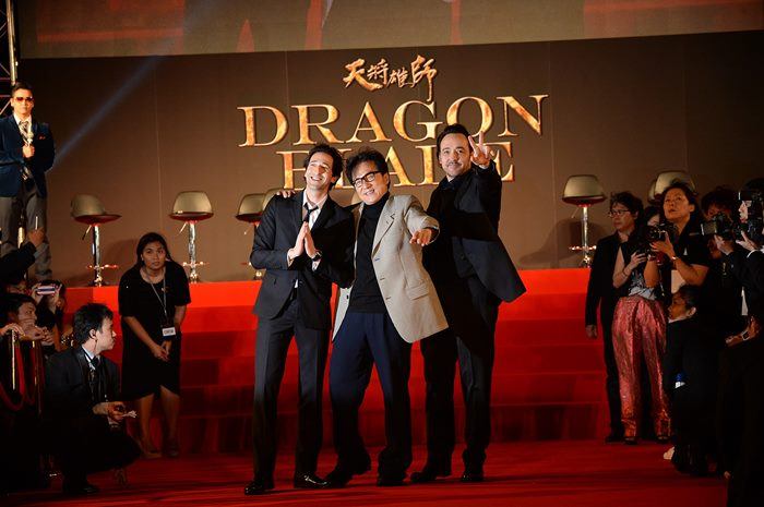 เก็บตกบรรยากาศ“เฉินหลง”ขนทัพนักแสดงเดินพรมแดงเปิดตัว Dragon Blde