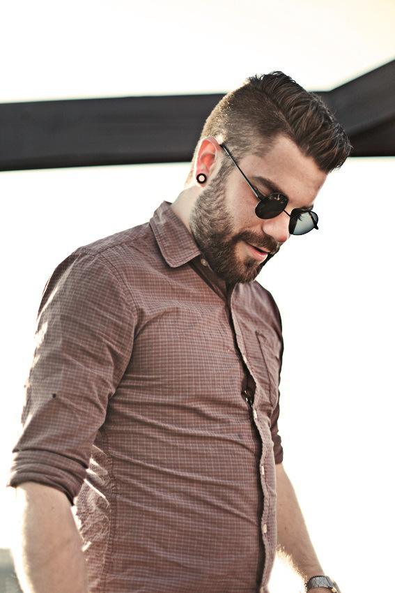 หล่อ มีสไตล์ ด้วยทรงผมอันเดอร์คัทสุดเท่