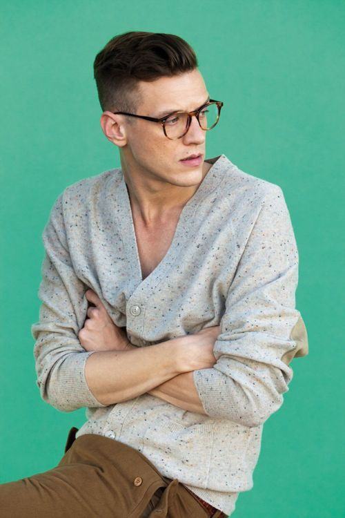 หล่อ มีสไตล์ ด้วยทรงผมอันเดอร์คัทสุดเท่