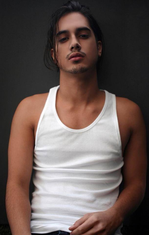 Avan Jogia นักแสดงจากหนังเกย์เรื่อง I Am Michael ...โชว์หล่อเป้าเด้งได้