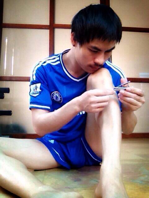แมนๆ เตะบอลกัน
