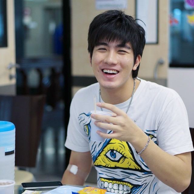 เข้ามาทังสองเลยเจ้า(เมฆ & วิคเตอร์ )