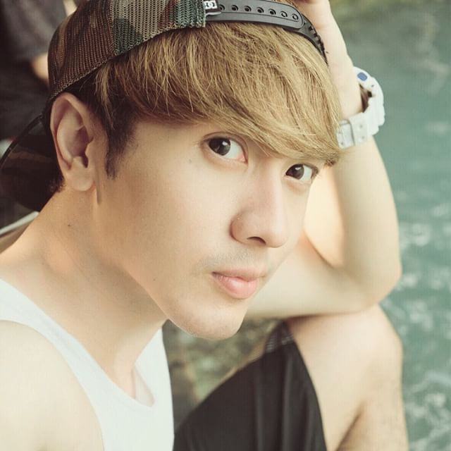 อยากรู้ว่า  "นัททิว"  เป็นรุกหรือรับ  ???