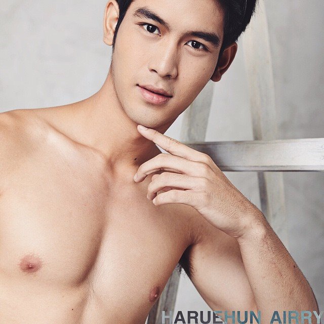 ว้าว !! พระเอกใหม่ถอกด้าม  " จิณ จิณณะ " ใหญ่ไม่เบานะเนี่ย