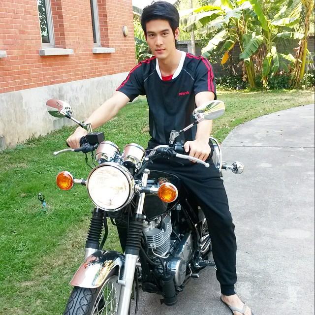 ว้าว !! พระเอกใหม่ถอกด้าม  " จิณ จิณณะ " ใหญ่ไม่เบานะเนี่ย