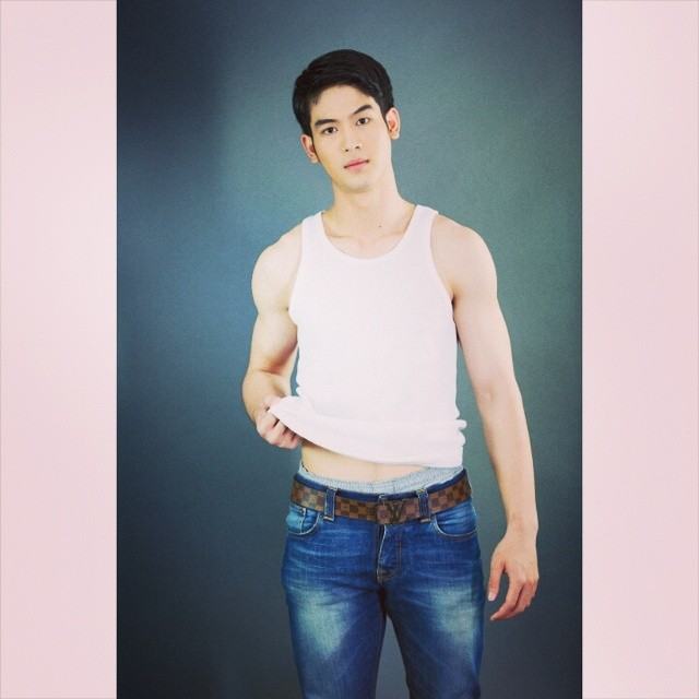 ว้าว !! พระเอกใหม่ถอกด้าม  " จิณ จิณณะ " ใหญ่ไม่เบานะเนี่ย