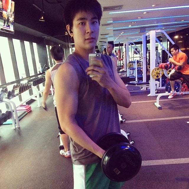 ช่วยดูหน่อย คิดว่าคนนี้เป็นปะ ???
