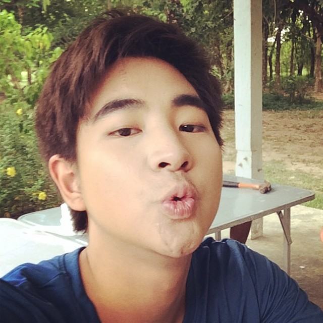 ช่วยดูหน่อย คิดว่าคนนี้เป็นปะ ???