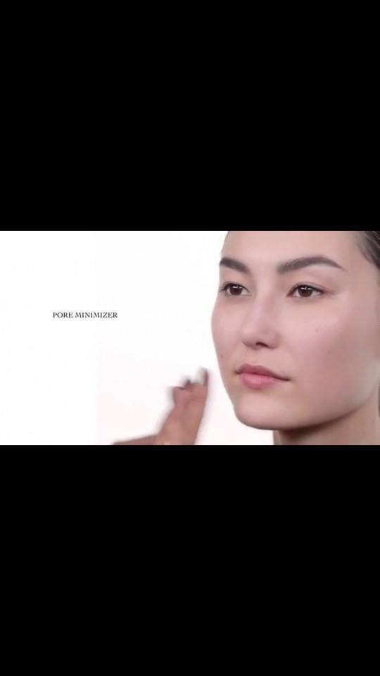 มีใครรู้จักนางแบบคนนี้มั้ยค่ะ เป็นนางแบบให้ dior