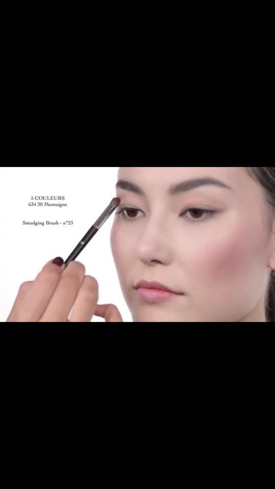 มีใครรู้จักนางแบบคนนี้มั้ยค่ะ เป็นนางแบบให้ dior