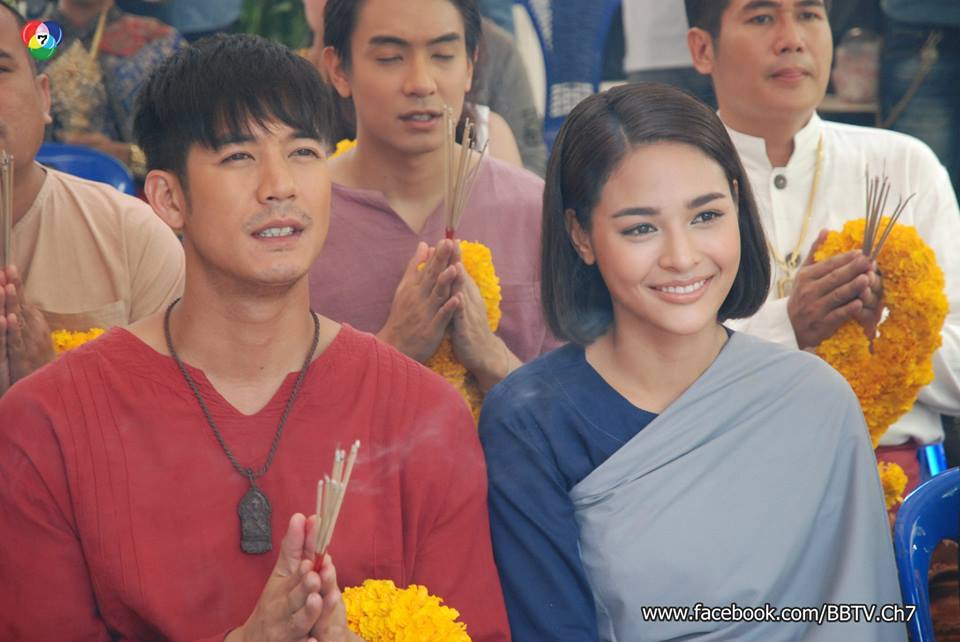 เวียร์+ปุ๊กลุ๊ค+ยุ้ย นำทีมนักเเสดงคับคั่งบวงสรวงละครโศกนาฏกรรมความรักชื่อดัง "เพื่อนเเพง"