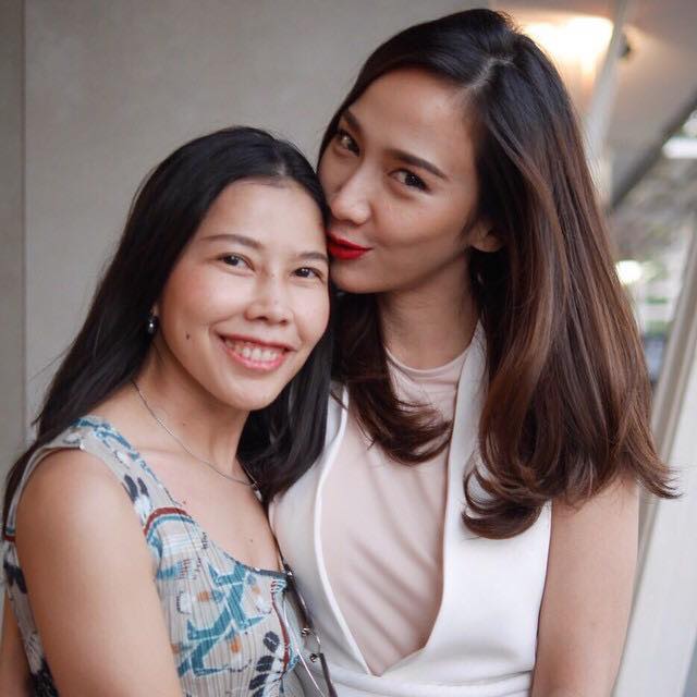 ซุปตาร์สาว "อั้ม พัชราภา" ร่วมเเสดงความยินดีเปิดร้านอาหารใหม่กับเหล่าเพื่อนคนดัง!!