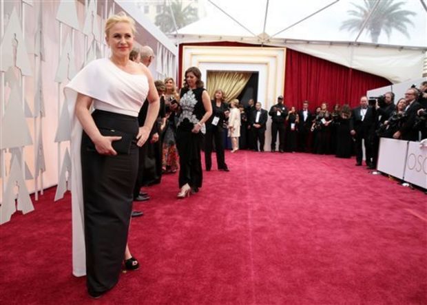 นางเลิศนะ Patricia Arquette ชอบชุดนาง...มันคล้ายมาก